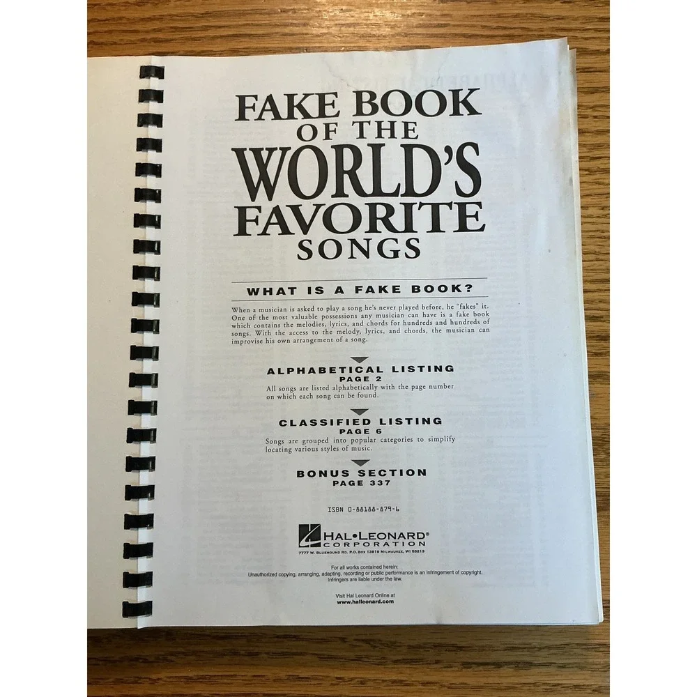 Hal Leonard Fake Book of the World's Favorite Songs 4th Edition 735+ Songs C